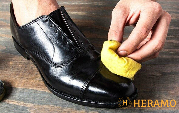 Chia sẻ kinh nghiệm cách thức vệ sinh, chăm sóc giặt giày, áo quần hữu ích