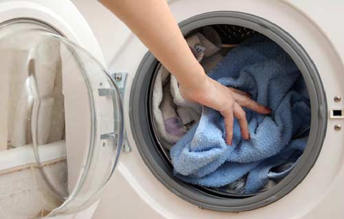 Chia sẻ kinh nghiệm cách thức vệ sinh, chăm sóc giặt giày, áo quần hữu ích
