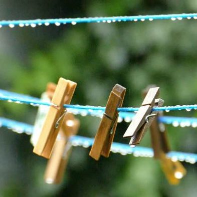 Chia sẻ kinh nghiệm cách thức vệ sinh, chăm sóc giặt giày, áo quần hữu ích