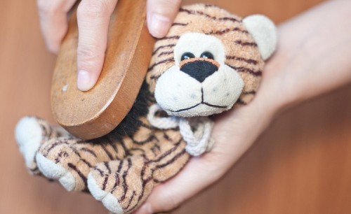 Chia sẻ kinh nghiệm cách thức vệ sinh, chăm sóc giặt giày, áo quần hữu ích