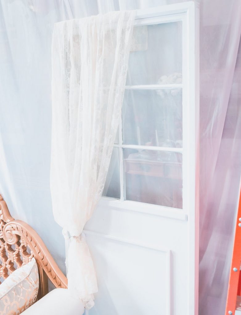 Chia sẻ kinh nghiệm cách thức vệ sinh, chăm sóc giặt giày, áo quần hữu ích