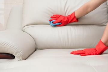 Chia sẻ kinh nghiệm cách thức vệ sinh, chăm sóc giặt giày, áo quần hữu ích