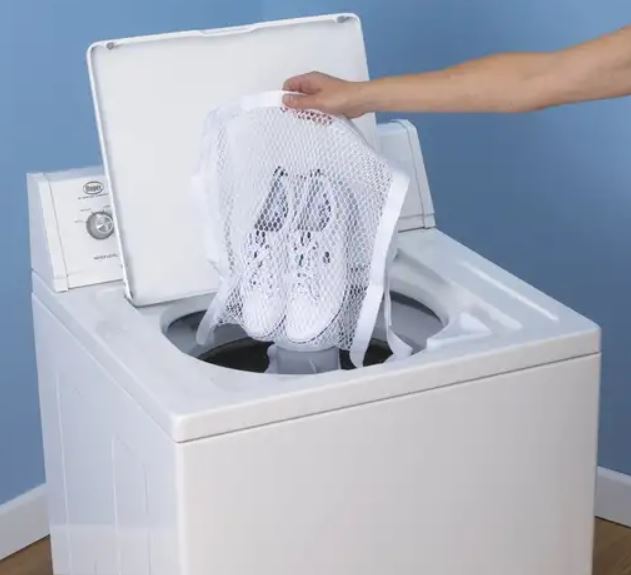 Chia sẻ kinh nghiệm cách thức vệ sinh, chăm sóc giặt giày, áo quần hữu ích