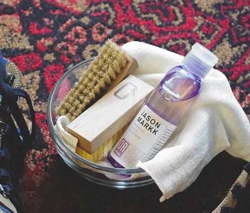 Chia sẻ kinh nghiệm cách thức vệ sinh, chăm sóc giặt giày, áo quần hữu ích
