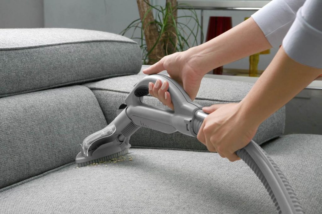 Chia sẻ kinh nghiệm cách thức vệ sinh, chăm sóc giặt giày, áo quần hữu ích