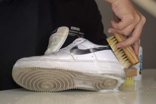Cách vệ sinh giày Nike Air Force 1 - Vệ sinh toàn bộ giày 