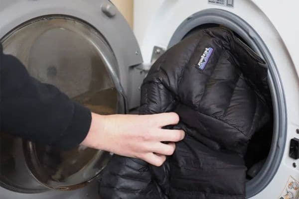 Cách xử lý áo phao bị dồn bông - Giặt bằng máy
