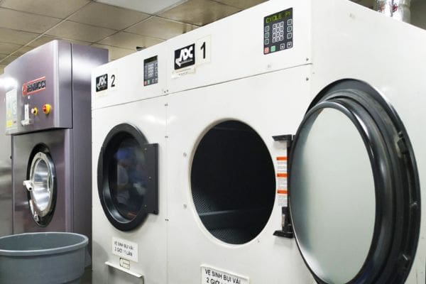 Giặt hấp quận 7 - Sử dụng máy giặt hấp chuyên dụng 