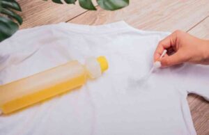 Cách tẩy bút xóa trên quần áo - Dùng xăng dầu