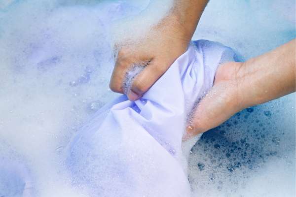 Các bước giặt quần áo bằng tay - Tăng độ bền cho quần áo