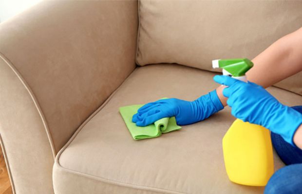 Cách vệ sinh sofa nỉ - Dùng cồn Isopropyl