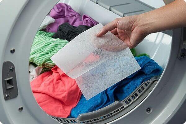 Quần áo bị dính lông khi giặt máy - Khăn giấy bỏ quên trong quần áo