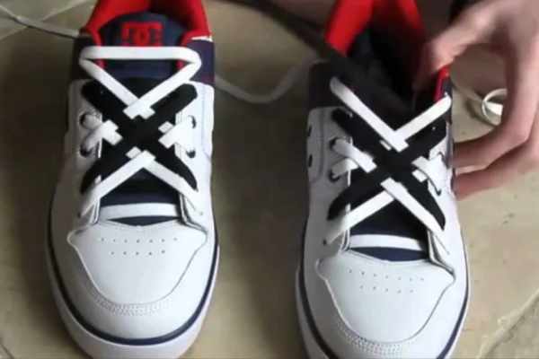 Cách buộc dây giày Jordan - Buộc dây giày Jordan dạng lưới