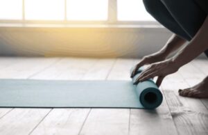 Cách vệ sinh thảm yoga - Bảo quản nơi khô ráo, tránh ánh nắng