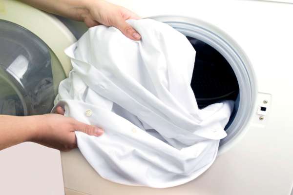 Cách giặt áo sơ mi trắng - Lựa chọn nước giặt