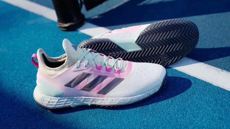 Giày cầu lông Adidas nữ 